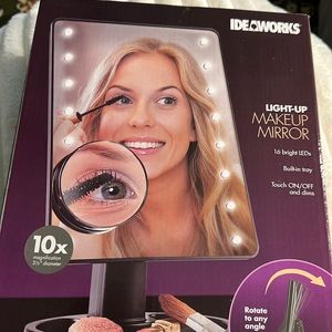 Idea Works Light-Up Makeup Mirror. 16 Bright LEDs, Built-in Tray, Touch on/off.